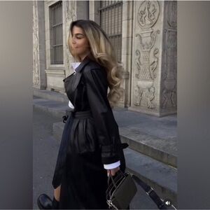 BELTED FAUX LEATHER TRENCH
BLACK